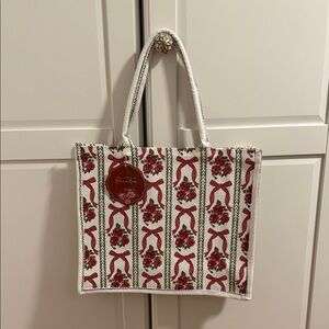 NWT Floral Patterned Tote Bag